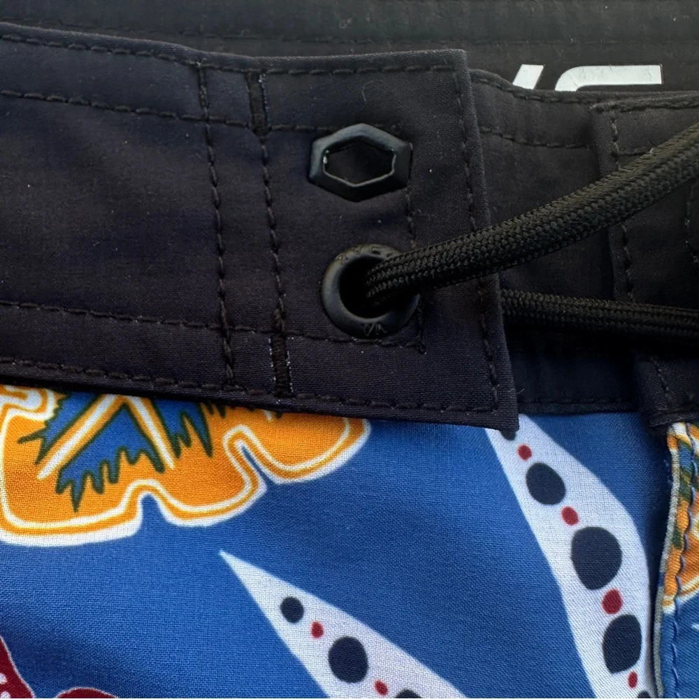 RVCA Men's Eastern Floral Board Shorts Swim Trunks Size 28